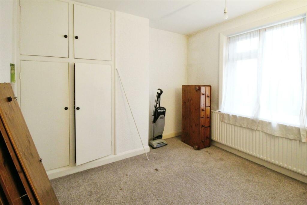 Additional property image - Southfield Road, Bradford, BD5 9DX