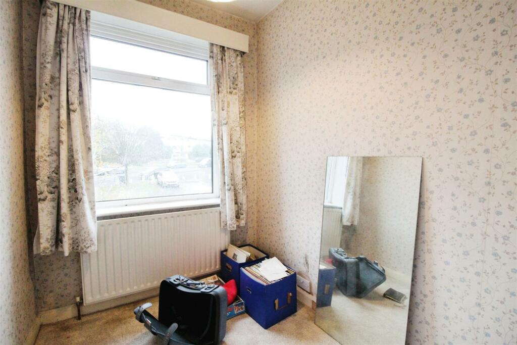 Additional property image - Southfield Road, Bradford, BD5 9DX