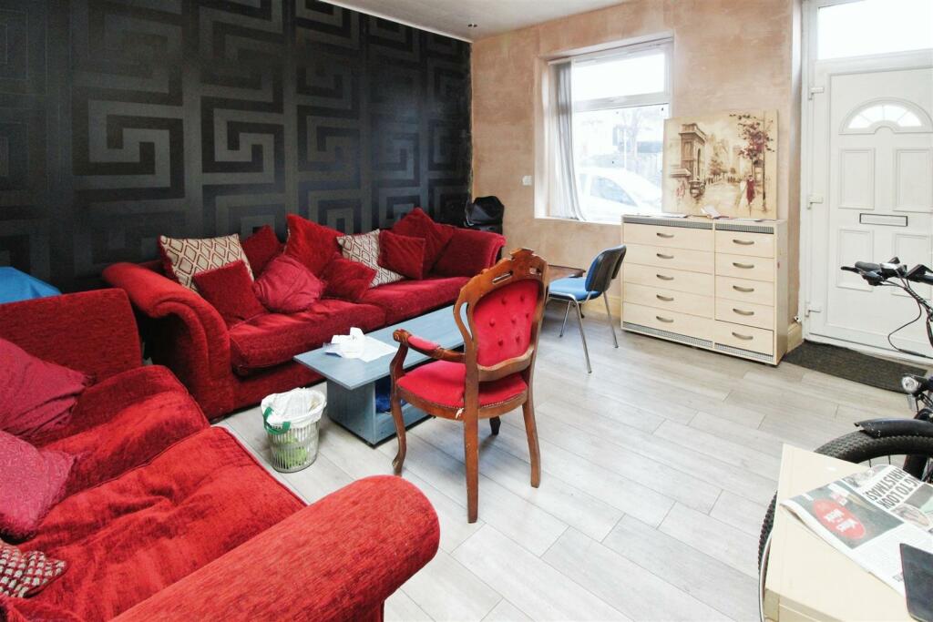 Additional property image - Hampden Place, Bradford, BD5 0JZ