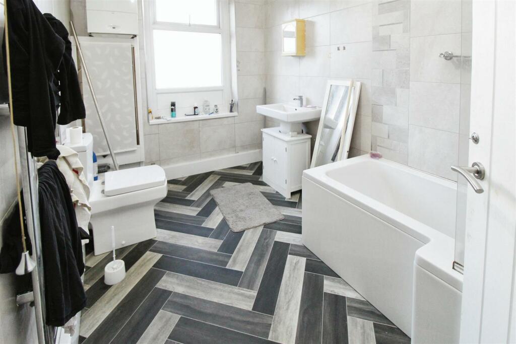 Additional property image - Hampden Place, Bradford, BD5 0JZ