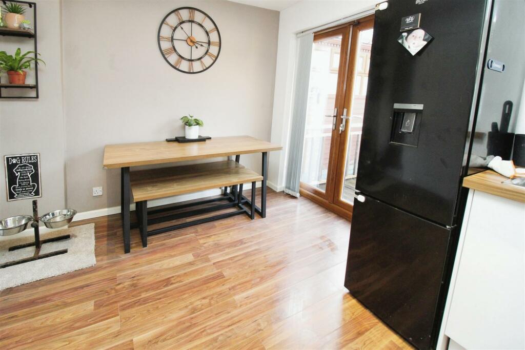 Additional property image - Sanderson Avenue, Bradford, BD6 1QQ