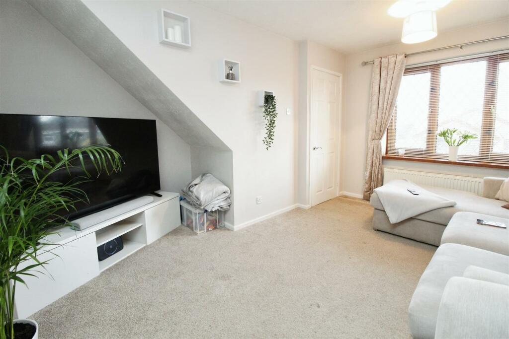 Additional property image - Sanderson Avenue, Bradford, BD6 1QQ