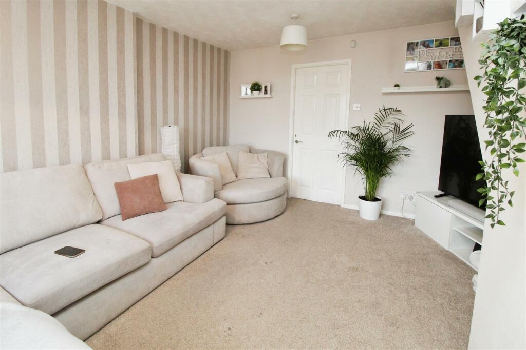 Additional property image - Sanderson Avenue, Bradford, BD6 1QQ