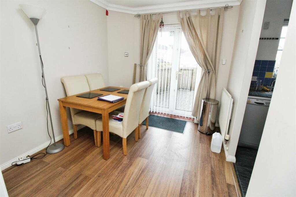 Additional property image - Quail Avenue, Bradford, BD6 3XT