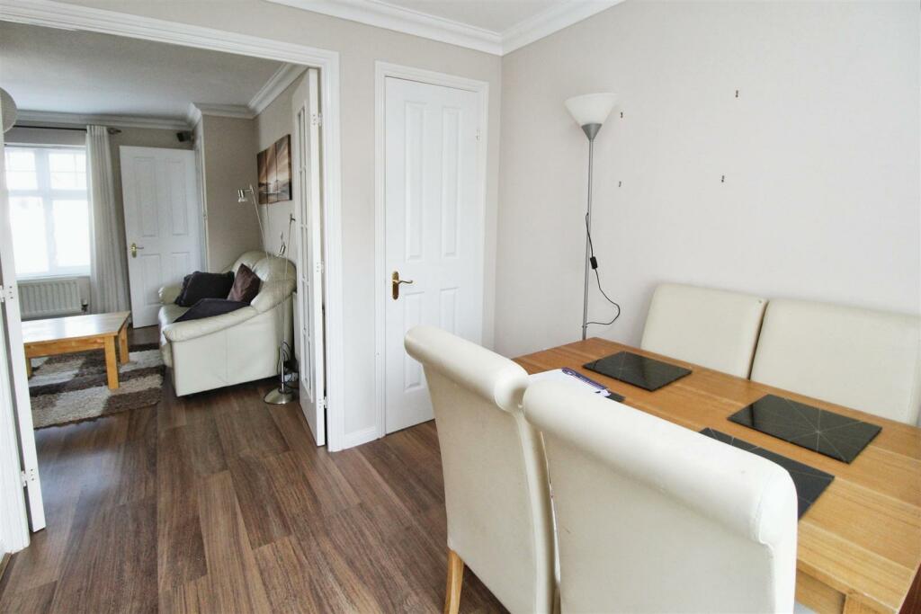 Additional property image - Quail Avenue, Bradford, BD6 3XT