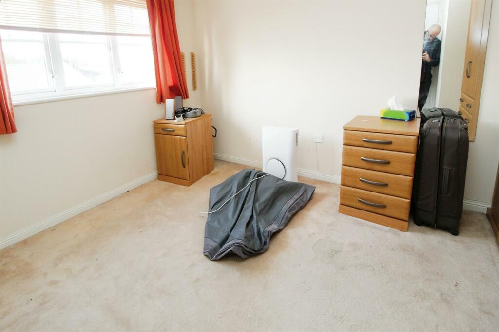 Additional property image - Quail Avenue, Bradford, BD6 3XT
