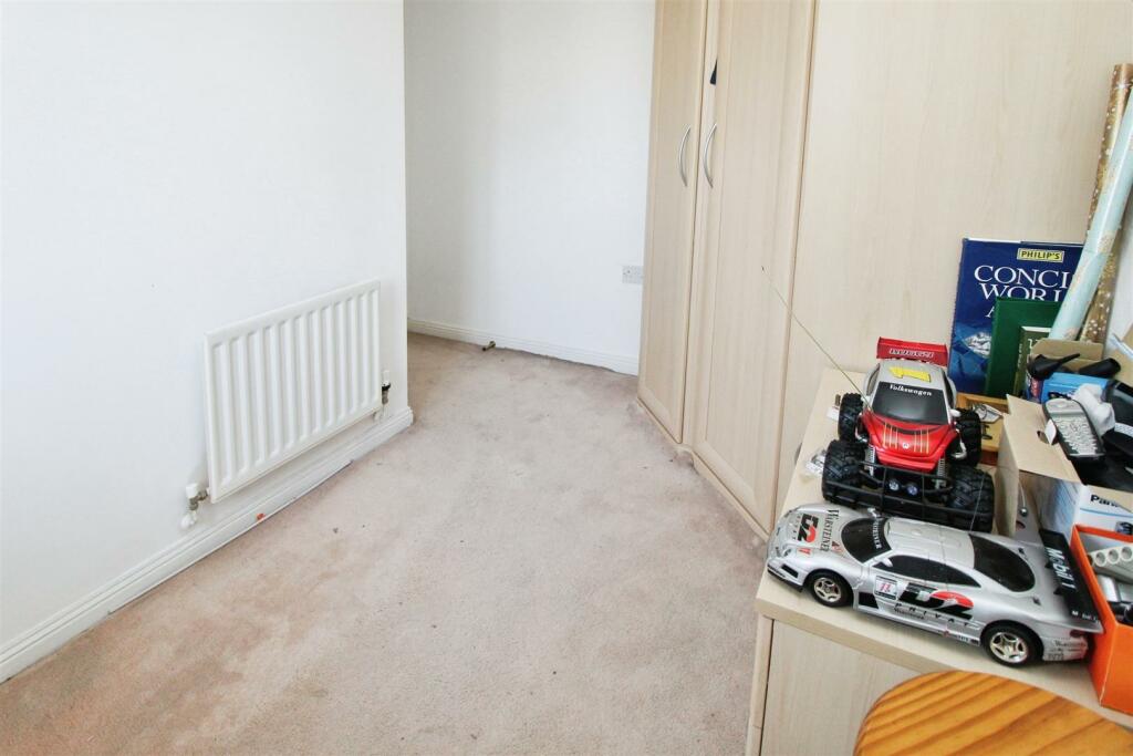 Additional property image - Quail Avenue, Bradford, BD6 3XT