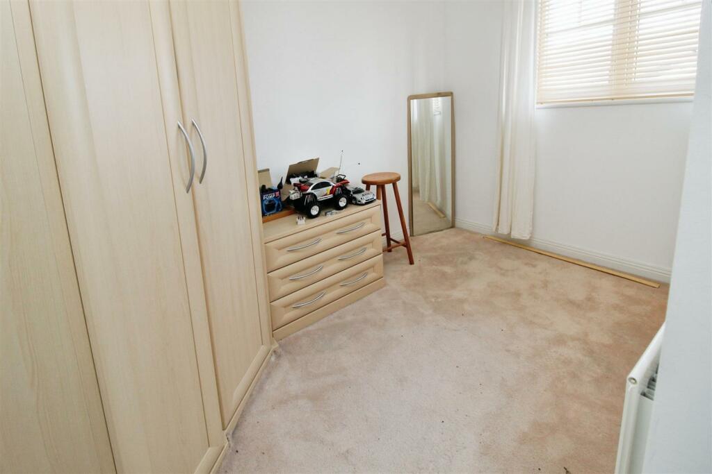 Additional property image - Quail Avenue, Bradford, BD6 3XT