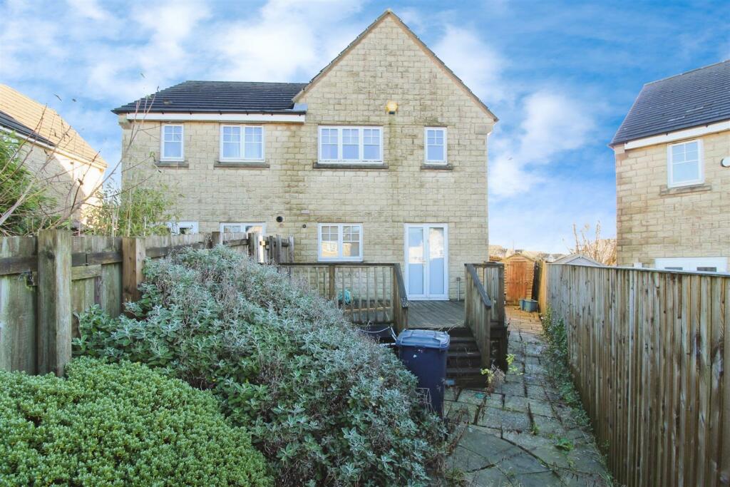 Additional property image - Quail Avenue, Bradford, BD6 3XT