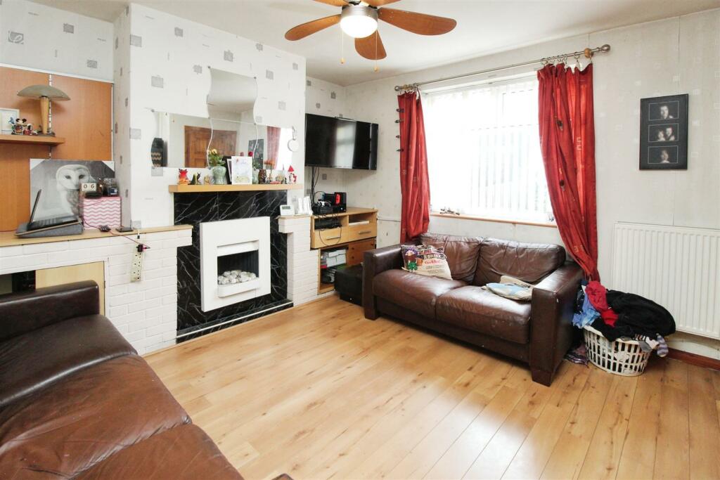Additional property image - Luke Road, Bradford, BD5 0NR