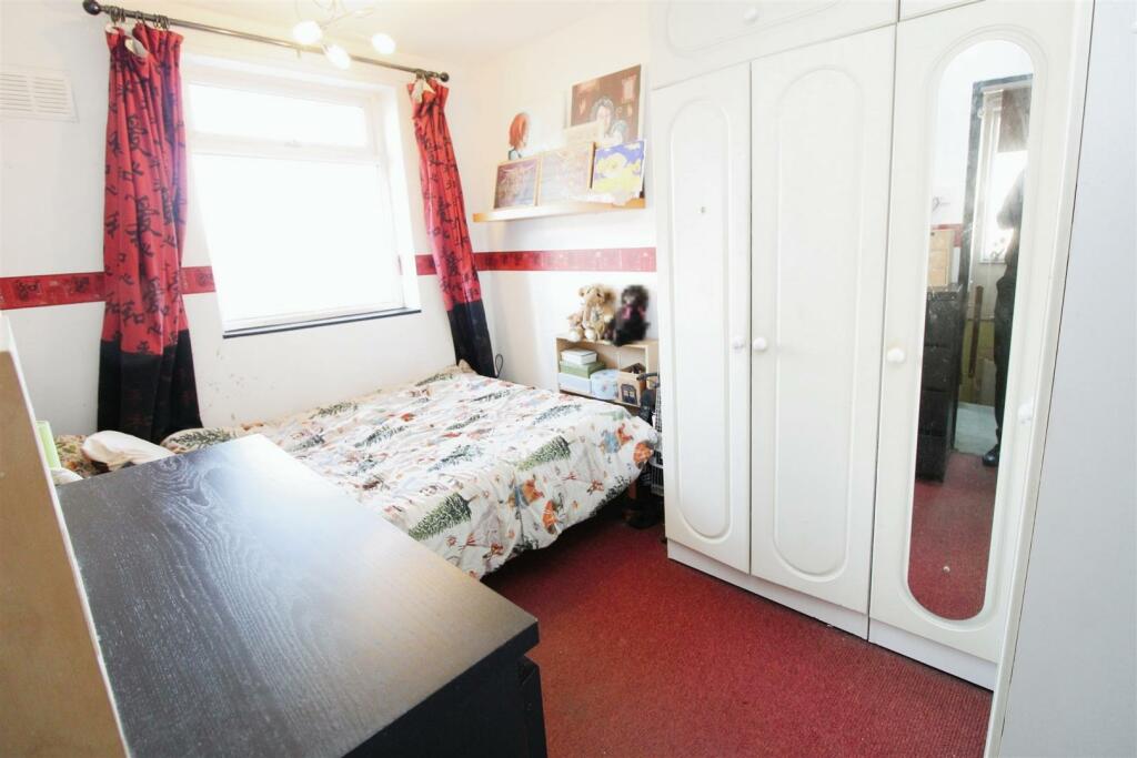 Additional property image - Luke Road, Bradford, BD5 0NR