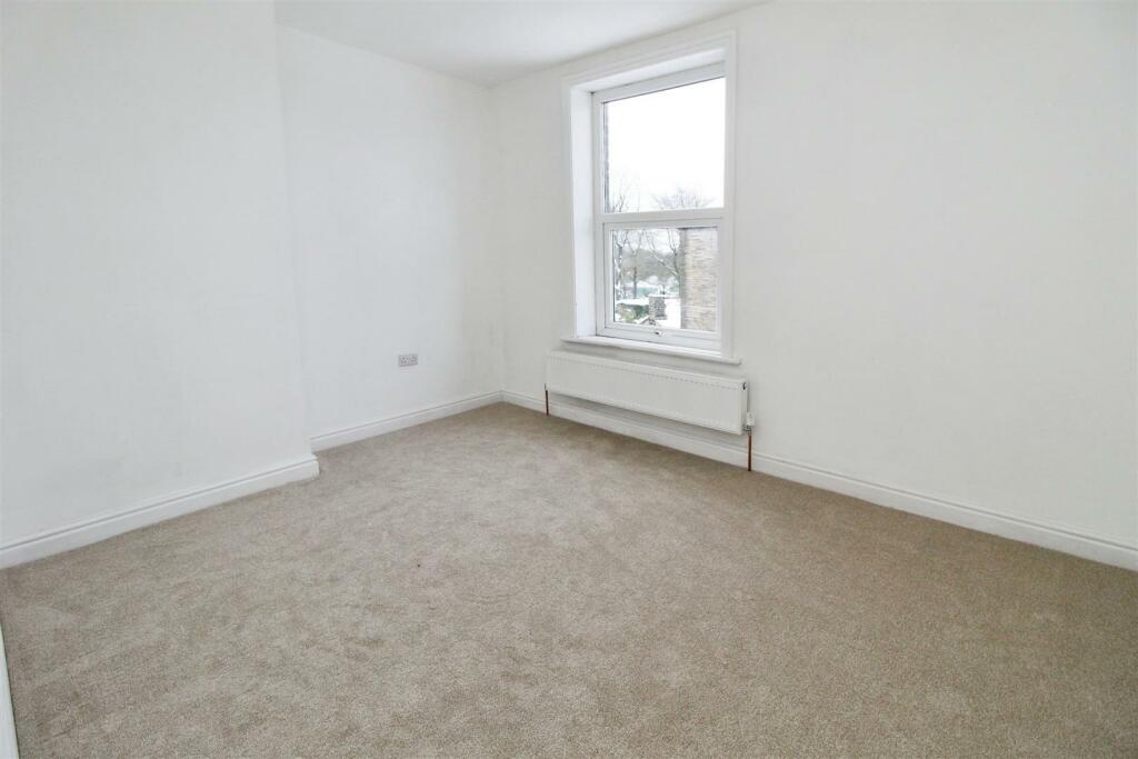 Additional property image - Windmill Hill, Bradford, BD6 3BB