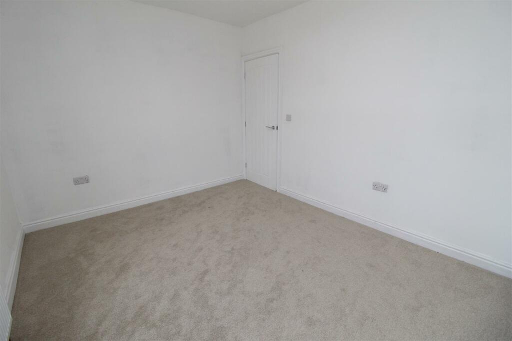 Additional property image - Windmill Hill, Bradford, BD6 3BB