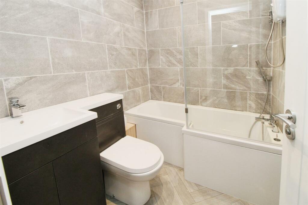 Additional property image - Windmill Hill, Bradford, BD6 3BB