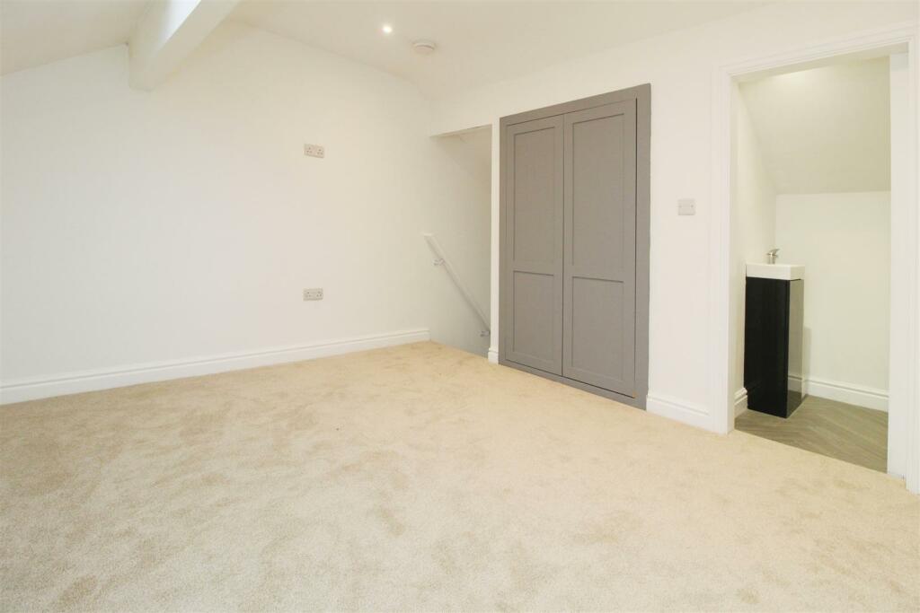 Additional property image - Windmill Hill, Bradford, BD6 3BB