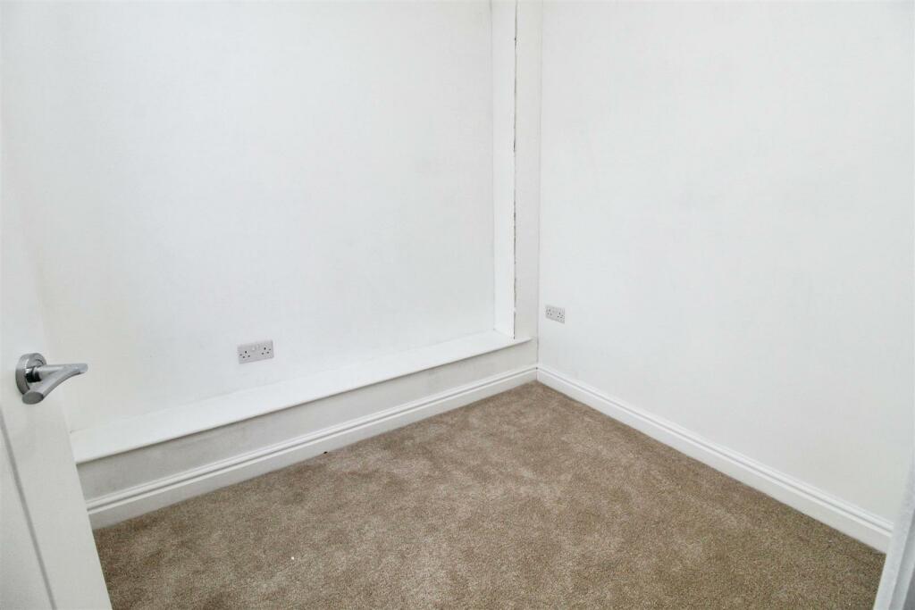 Additional property image - Windmill Hill, Bradford, BD6 3BB