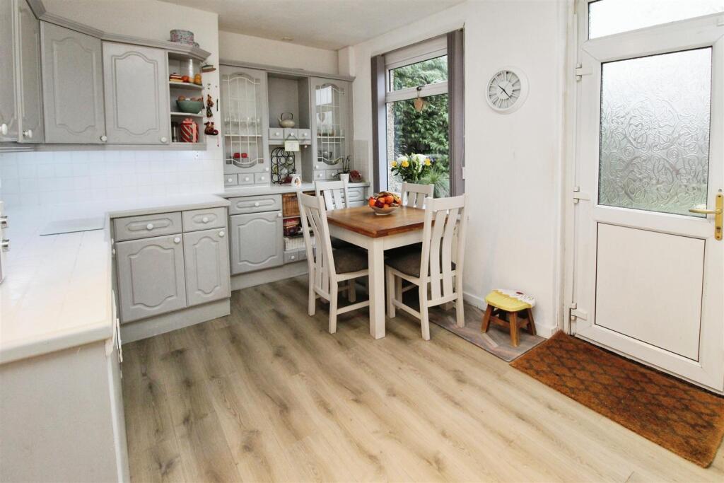 Additional property image - Carr Bottom Road, Bradford, BD5 9AH