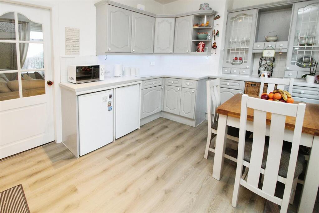 Additional property image - Carr Bottom Road, Bradford, BD5 9AH