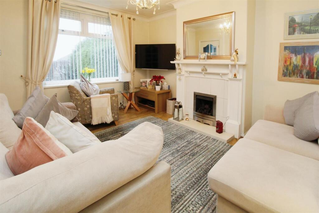 Additional property image - Carr Bottom Road, Bradford, BD5 9AH
