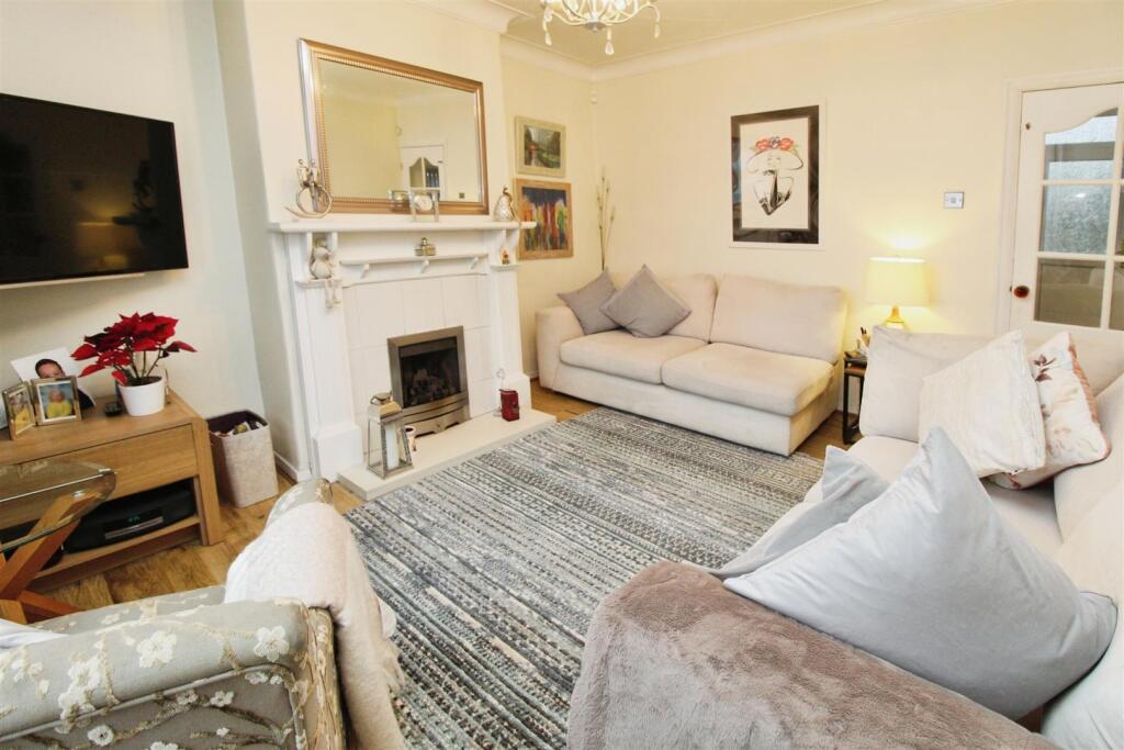 Additional property image - Carr Bottom Road, Bradford, BD5 9AH