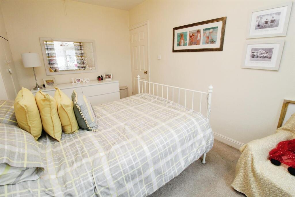 Additional property image - Carr Bottom Road, Bradford, BD5 9AH