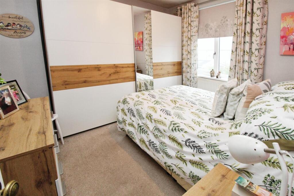 Additional property image - Carr Bottom Road, Bradford, BD5 9AH