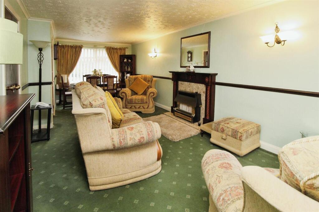 Additional property image - Clayfield Drive, Bradford, BD7 4JA