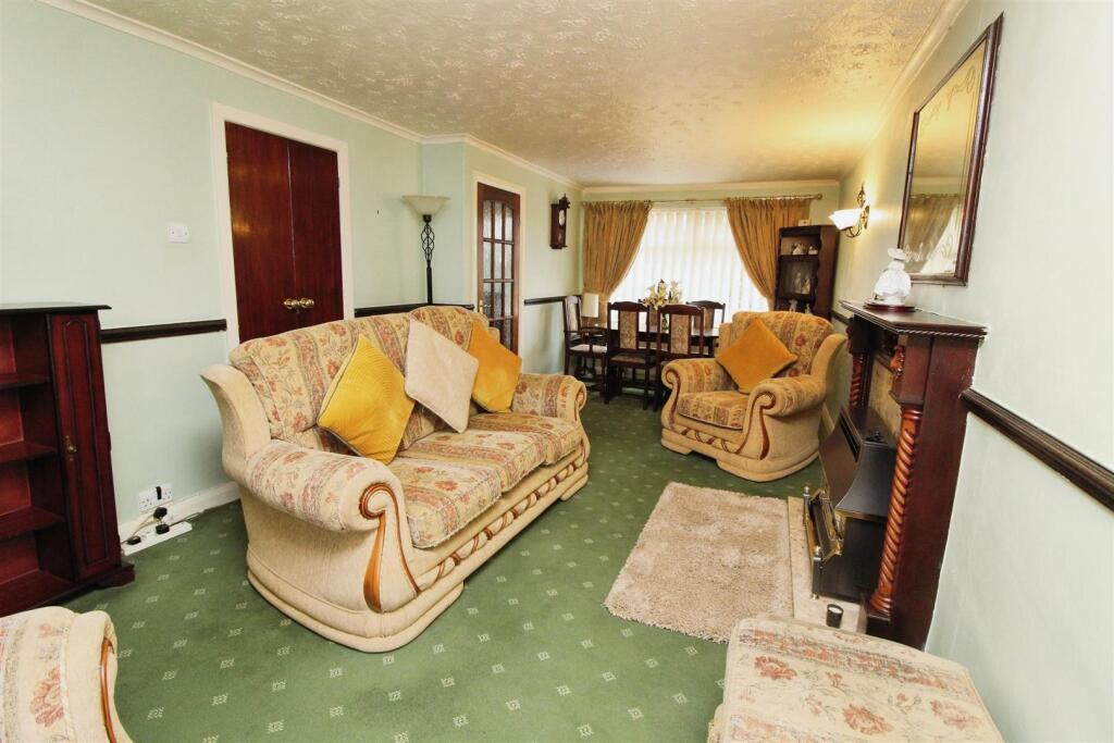Additional property image - Clayfield Drive, Bradford, BD7 4JA
