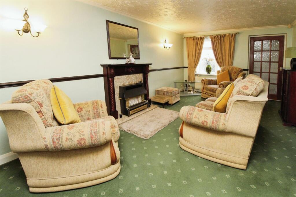 Additional property image - Clayfield Drive, Bradford, BD7 4JA