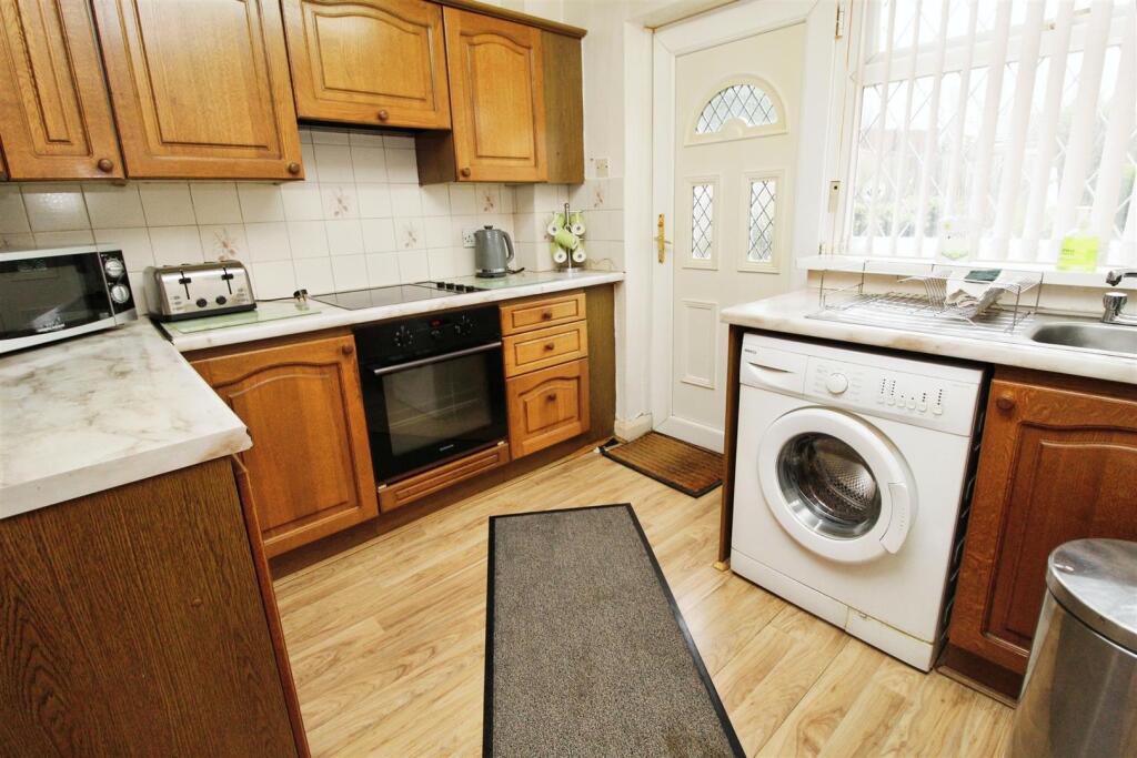 Additional property image - Clayfield Drive, Bradford, BD7 4JA