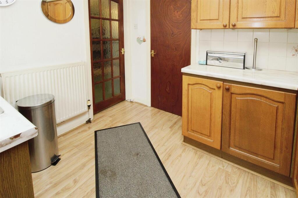 Additional property image - Clayfield Drive, Bradford, BD7 4JA