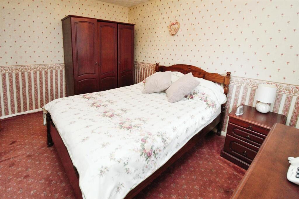 Additional property image - Clayfield Drive, Bradford, BD7 4JA