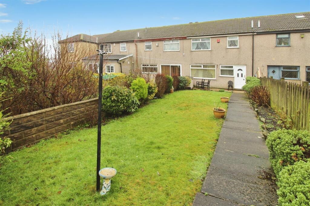 Additional property image - Clayfield Drive, Bradford, BD7 4JA