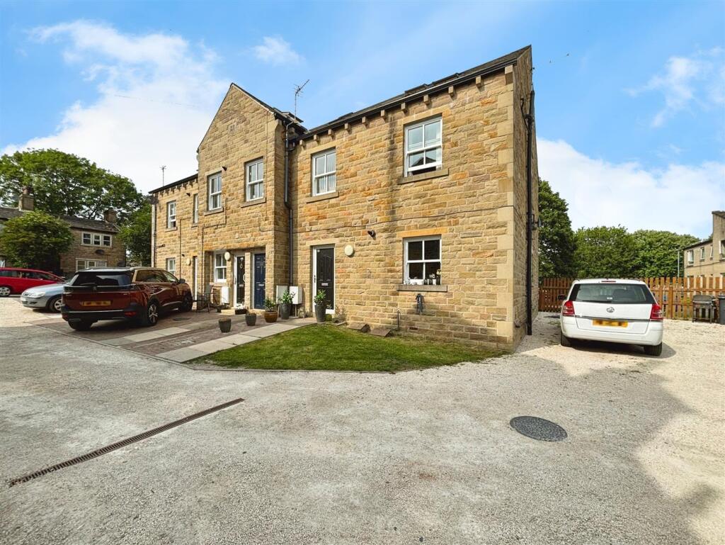 5 bedroom end of terrace house
