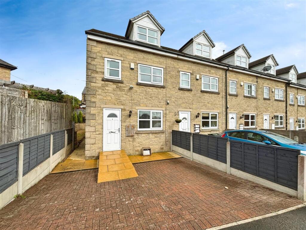 Main image of property: Huddersfield Road, Bradford, BD6 1BA
