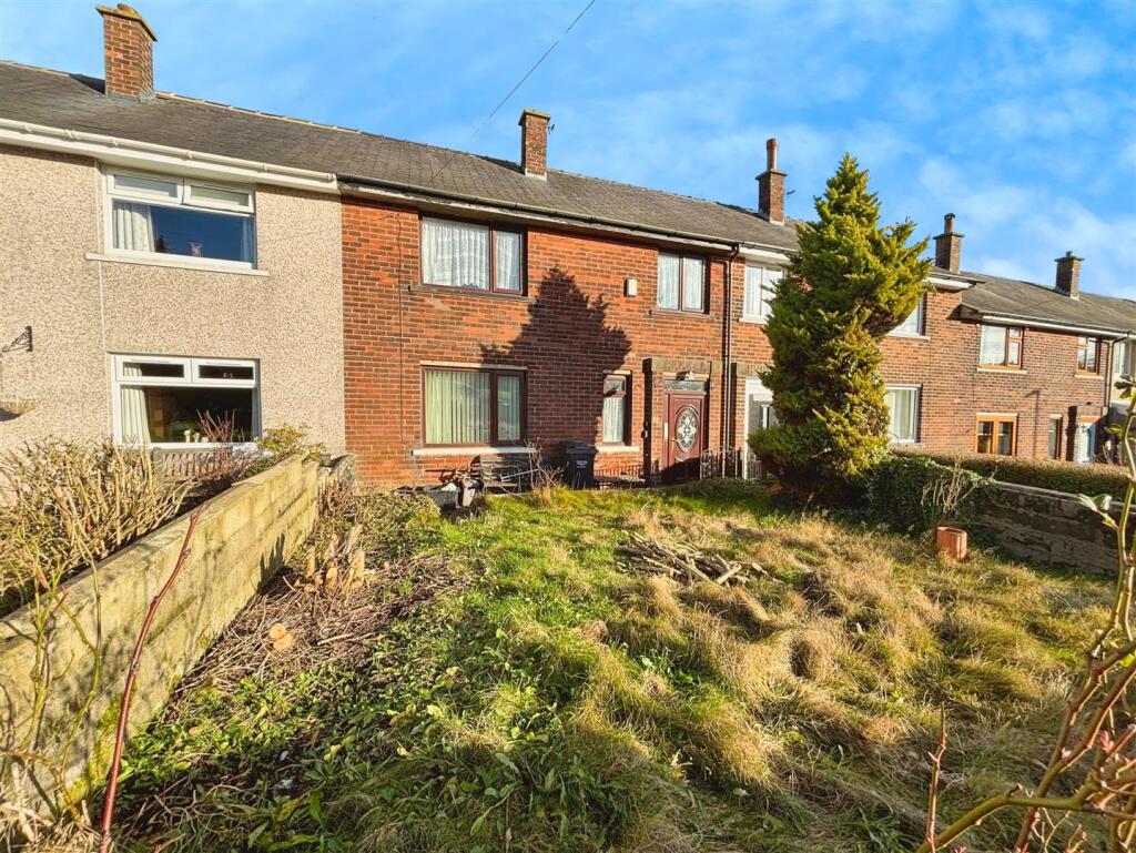 Main image of property: Belle Vue Road, Halifax, HX3 7LU
