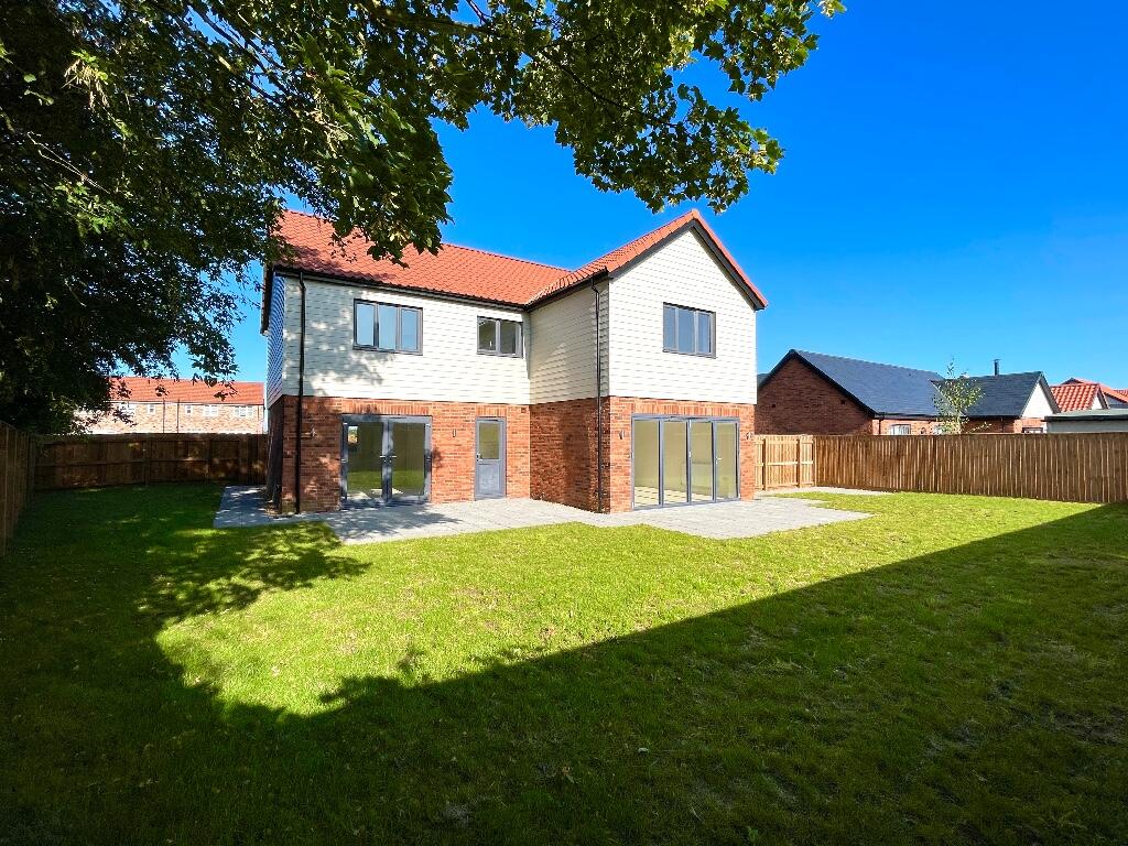 Main image of property: 12 Hill View Close, Ingoldisthorpe