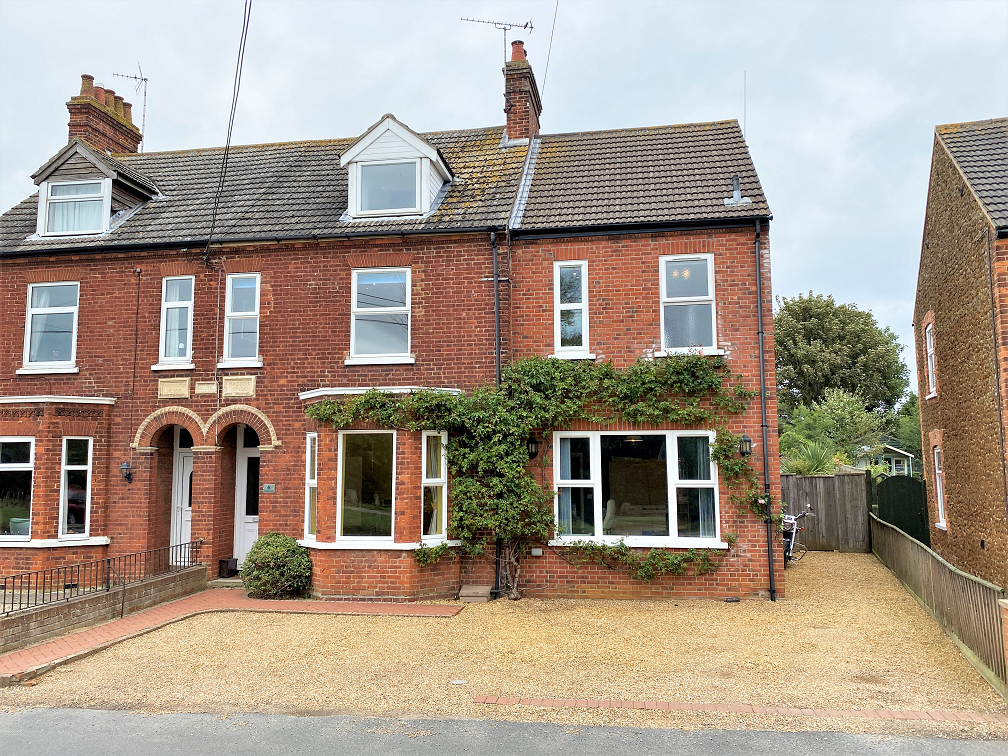 4 bedroom semidetached house for sale in Staithe Road, Heacham