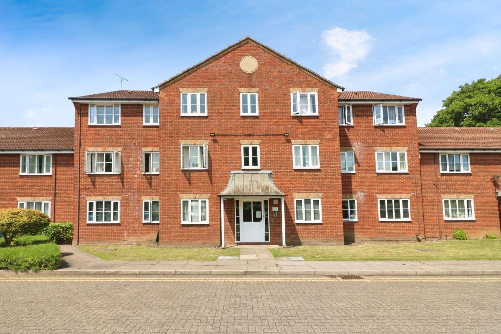 Main image of property: Peartree Lane, Welwyn Garden City, AL7