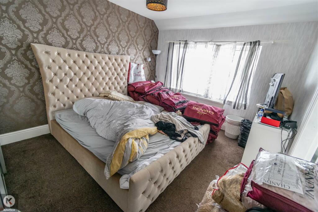 4 bedroom semidetached house for sale in Littleover Avenue, Hall Green