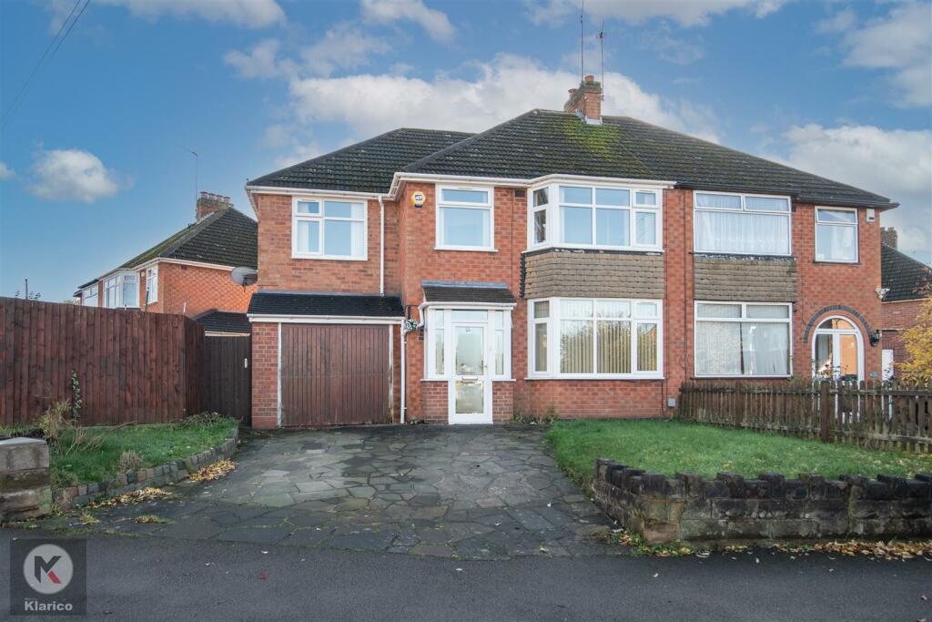 4 bedroom semidetached house for sale in Velsheda Road, Shirley