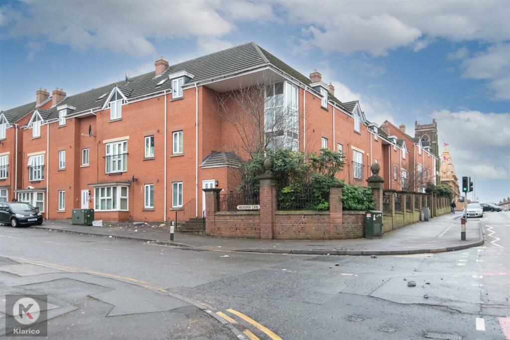 2 bedroom apartment for sale in Reddings Lane, Birmingham, B11