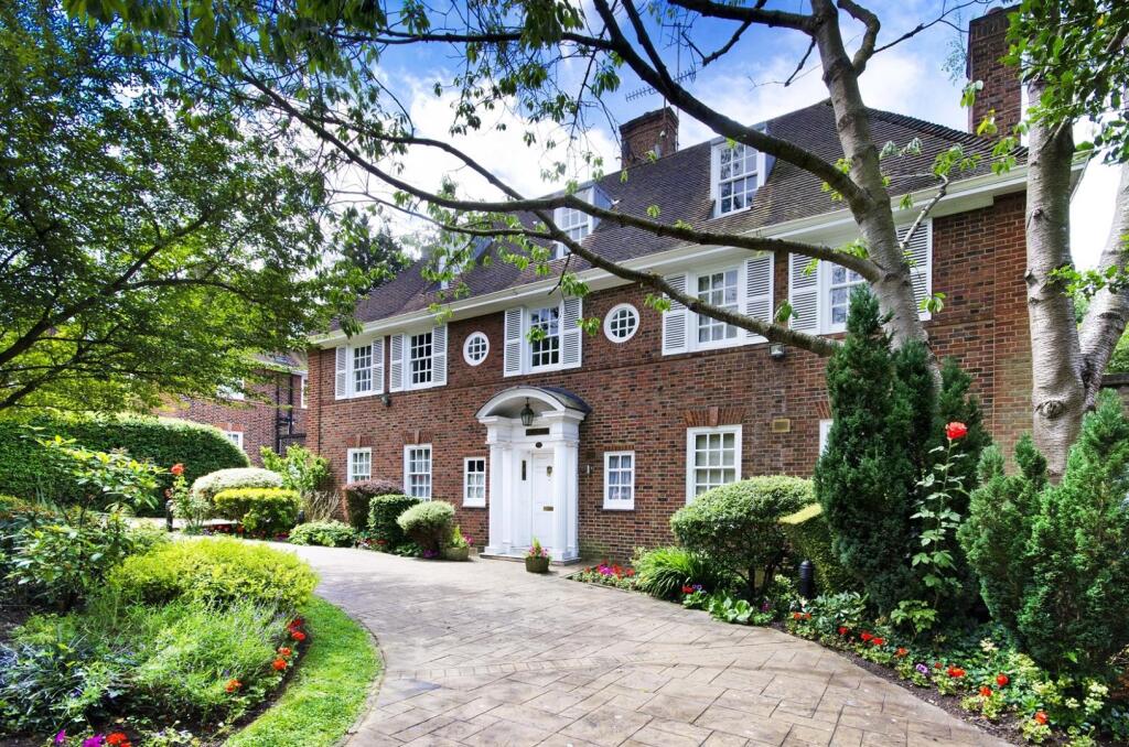 Main image of property: Winnington Road, N2