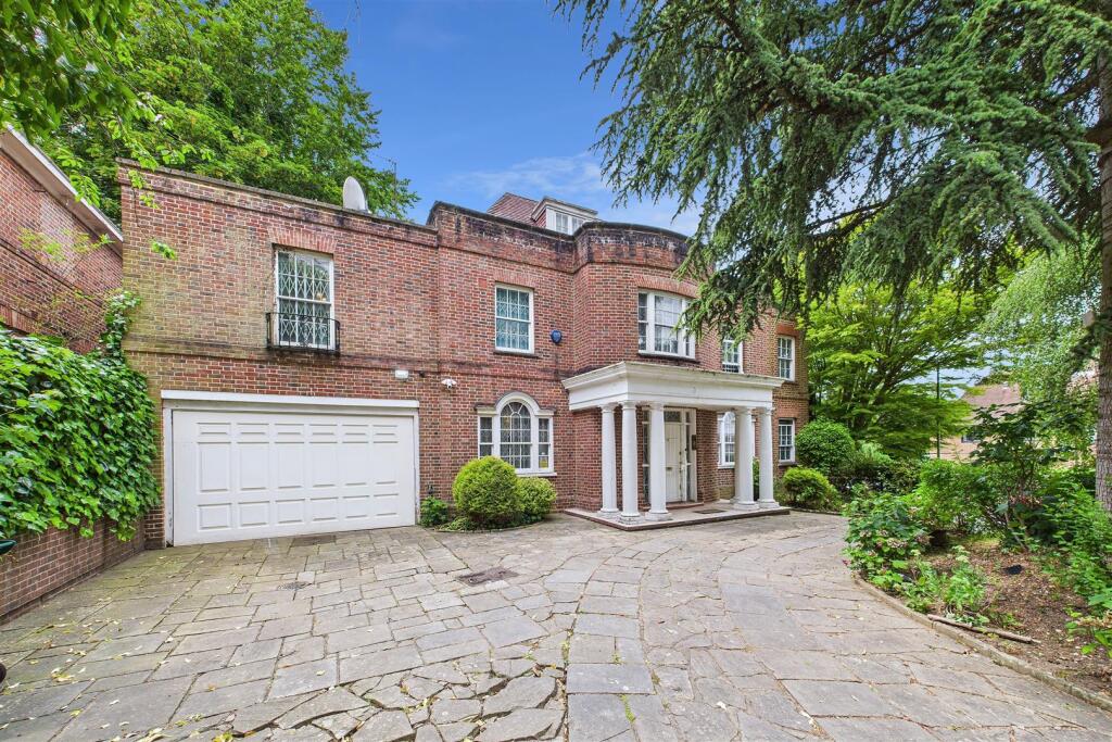 Main image of property: Winnington Road, N2