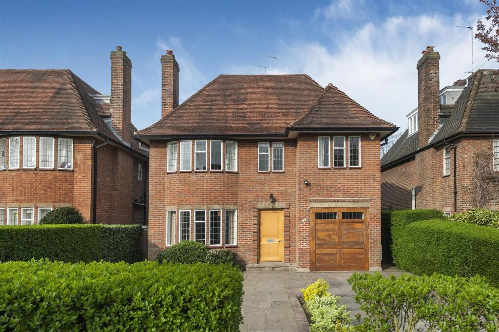 Main image of property: KINGSLEY WAY, HAMPSTEAD GARDEN SUBURB, N2