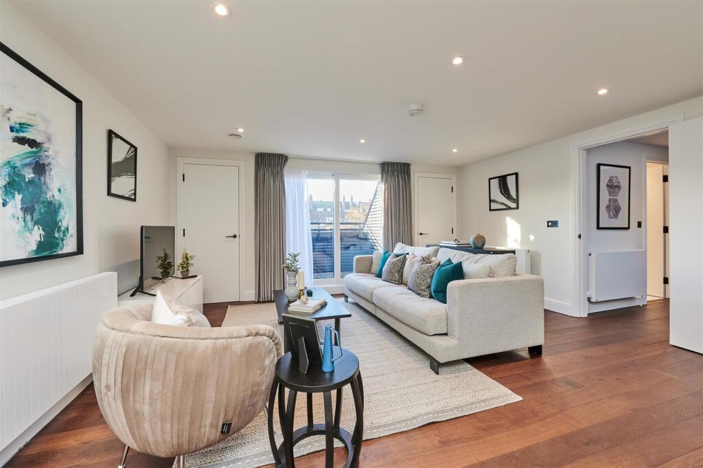 Main image of property: BEECHCROFT AVENUE, GOLDERS GREEN, NW11