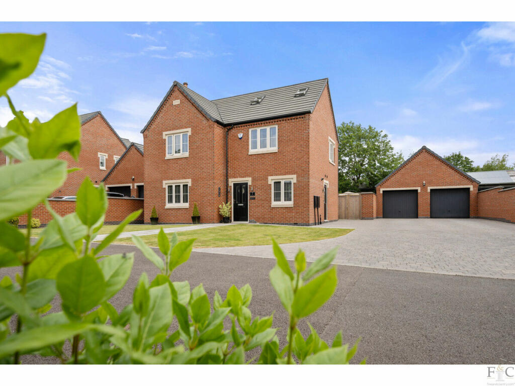 6 bedroom detached house for sale in Albert Close, Gilmorton, LE17