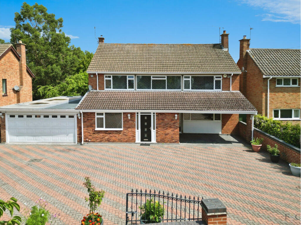 Main image of property: Manor Road Extension, Leicester, LE2