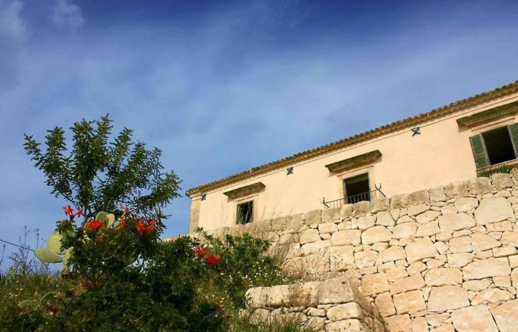 20 bedroom farm house for sale in Noto, Syracuse, Sicily, Italy