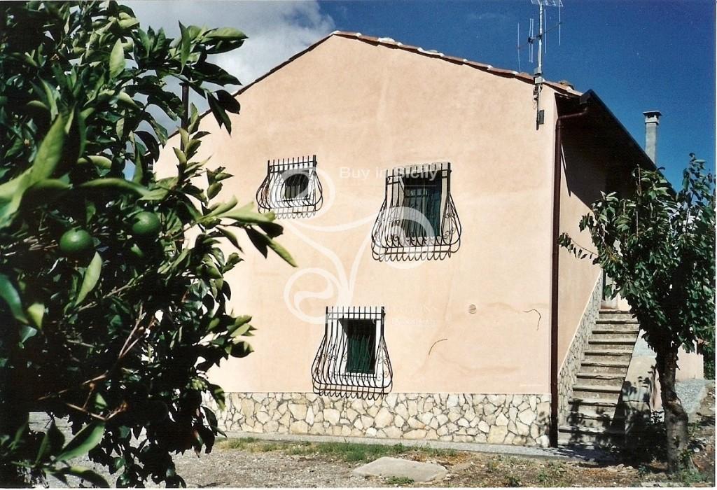 4 bedroom farm house for sale in Castiglione di Sicilia, Catania, Sicily, Italy